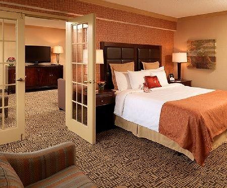 Crowne Plaza Hotel Worcester-Downtown Hudson Bagian luar foto
