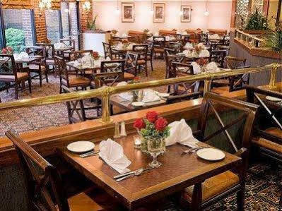 Crowne Plaza Hotel Worcester-Downtown Hudson Bagian luar foto